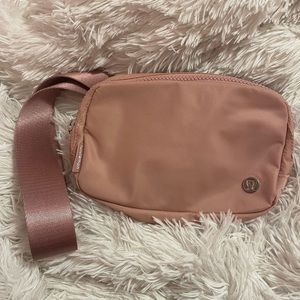 Lulu pink belt bag